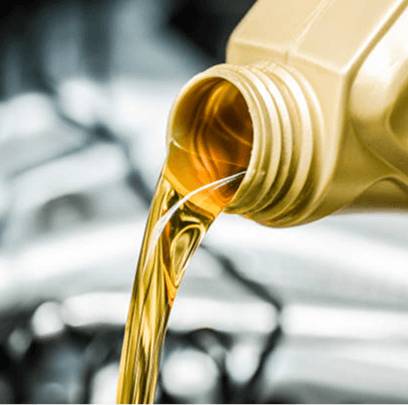 タンクから注がれる油